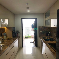 gia đình cần bán 1PN+ 61m2 giá 4.7 tỷ chung cư cao cấp Hà Đô Q
