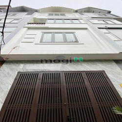 Cho thuê nhà mặt phố Vương Thừa Vũ diện tích 60m2 x 4 tầng mt 3,6m