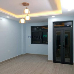 Nhỉnh 6 Tỷ, 40m2 ,4Tầng BTCT,HXH tới nhà, Sát MT Lê Quang Định P.11 BT