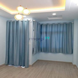 Nhỉnh 6 Tỷ, 40m2 ,4Tầng BTCT,HXH tới nhà, Sát MT Lê Quang Định P.11 BT