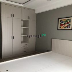 Chính chủ cần bán căn hộ 82m2 Midtown Phú Mỹ Hưng Quận 7. Giá 5.6 tỷ