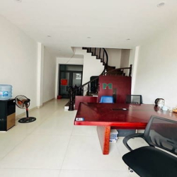 Thịnh Quang ngõ ô tô gần mặt phố, sổ vuông giá tốt