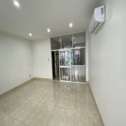cho thuê mặt bằng và lầu 1 làm văn phòng đường 12.