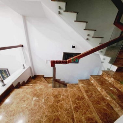 Nhà 5 Tầng full nội thất, 45m2, có phòng Karaoke, Hẻm oto.