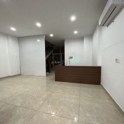 cho thuê mặt bằng và lầu 1 làm văn phòng đường 12.