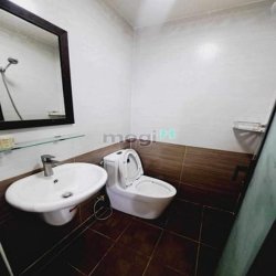 Nhà 5 Tầng full nội thất, 45m2, có phòng Karaoke, Hẻm oto.