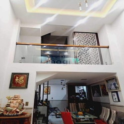 Nhà 5 Tầng full nội thất, 45m2, có phòng Karaoke, Hẻm oto.
