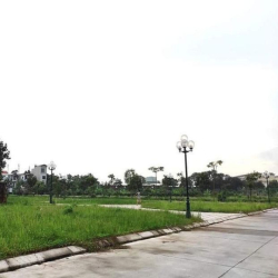 Việt Hưng đất phân lô oto tránh view vườn hoa 80 m2 MT 4,5 m - 8 tỷ