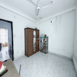 Nhà CÁCH MẠNG THÁNG 8 - Q10 - nở hậu 6,3m x 17m - 4 tầng kiên cố - 4 p