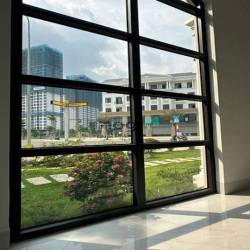 Cho thuê biệt thự Vinhomes Grand Park hoàn thiên trục chính NX-LP góc