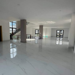 Cho thuê biệt thự Vinhomes Grand Park hoàn thiên trục chính NX-LP góc