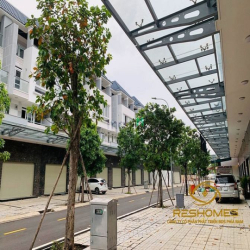 Bán căn Shop House mặt tiền Văn Hoa Villas 1 trệt 3 lầu dt sd 350m2