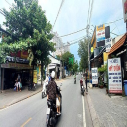 Cho thuê MT 19 Hoàng Quốc Việt, P.Phú Mỹ, Quận 7. DT: 11x68m, nở 19m