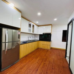 Bán căn hộ Liễu Giai, Mặt Phố, 82m2 2PN 2LOGIA, giá 2.86 tỷ