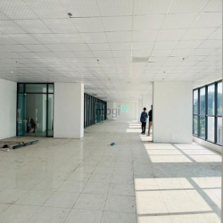 Mặt bằng & văn phòng toà nhà mới gần Hapulico Complex cho thuê 50-800m