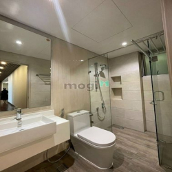 Bán  penthouse Midtown M6, 245m2, 4PN, 5WC, nhà NTCB. Gía tốt.