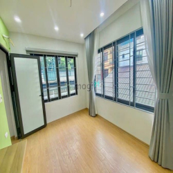 Đẳng Cấp Bán Nhà **Gia Thượng**, 43 M2, Ngõ Ô Tô, Giá 6 Tỷ