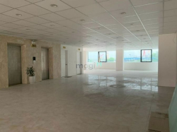 Cho thuê sàn Văn phòng 300m2 ở mặt phố Lạc long quân, thông sàn