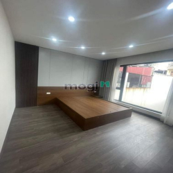 Bán Nhà Phân Lô Phố Đội Nhân - Quận Ba Đình - Dt 48m2 x 6 tầng, Mt 4,4
