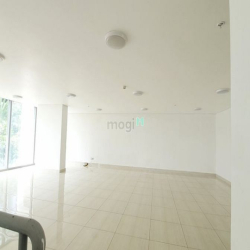 Cho thuê Shophouse Luxgarden, 160m2, 1 trệt 1 lầu