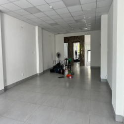 Cho thuê văn phòng mặt tiền đường Tạ Hiện- TML, DT 5x20m, giá 15 tr/th
