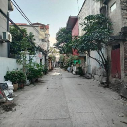 Bán Nhà Thôn 2 Bát Tràng,ngõ oto tải vào nhà ,mt 12m