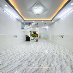 Bán 64m2, 875tr nhà đường Cao Thắng ,Q10, gần trường, sổ riêng