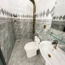 Nhà đường thông TX 22, DT:4X14M, Lửng, 3Lầu, 4PN, P/thờ, Sân thượng