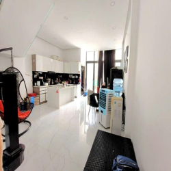 Bán gấp nhà 4 tầng kế Đại Lộ 2 Phước Bình, 154m2, ngang 5.6m,10ty6