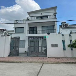 Bán Biệt Thự siêu vip 12x20m. Trệt+ 2 lầu. st. đường Nguyễn Hoàng, q2
