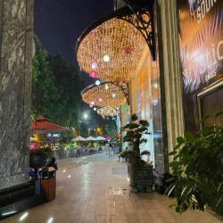 Bán căn hộ Chung cư Aqua Central Hà Nội ngay cạnh Hồ Tây 140m 4 ngủ