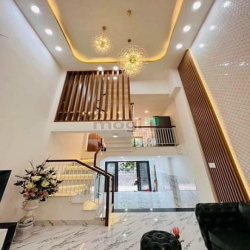 Bán gấp nhà đường Hoàng Hoa Thám, Tân Bình, 72m2, giá 3tỷ850, sổ sẵn.