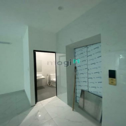 Cho thuê nhà Tố Hữu, Galaxy Tố Hữu, DT 102m2, 6 tầng thông sàn nhà mới