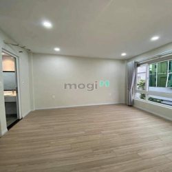 Bán Nhà HXH Nguyễn Thượng Hiền 40m2 Với 5 Tầng, Phường 5, Chỉ 7,5 Tỷ