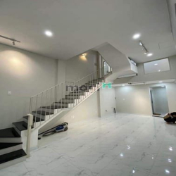 Bán Nhà HXH Nguyễn Thượng Hiền 40m2 Với 5 Tầng, Phường 5, Chỉ 7,5 Tỷ
