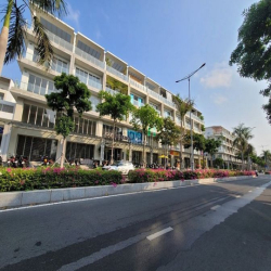 Trọn Gói  Văn Phòng Sala Quận 2 - Sẵn Bàn Ghế Vào Làm Việc Được Ngay.