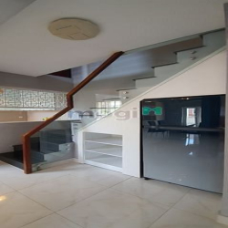 Bán Penthouse Hưng Vượng 2 180m2 - 6.6ty - cho thuê 1300$