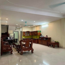 Nhà nguyên căn Bát Khối 120m2-6ngủ cho thuê mặt ô tô tránh chỉ 1x tr