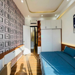 Bán căn nhà 48m2 hẻm Trần Quốc Thảo, Phường 6, Q 3, giá 3 tỷ 550, SHR.