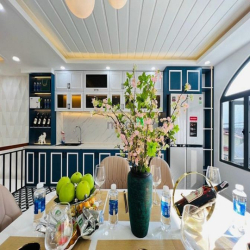 Bán căn nhà 48m2 hẻm Trần Quốc Thảo, Phường 6, Q 3, giá 3 tỷ 550, SHR.