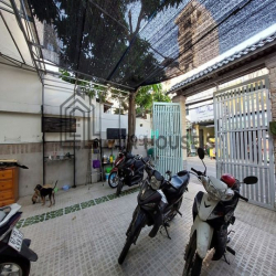 Cho thuê mặt bằng giá rẻ mặt tiền đường Thống Nhất