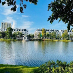 Bán nhà phố Lake View đối diện hồ siêu đẹp giá rẻ