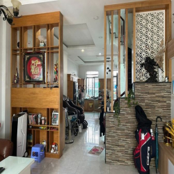 Bán nhà phố Lake View đối diện hồ siêu đẹp giá rẻ