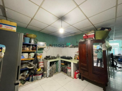 Chủ ngộp bán gấp nhà mặt tiền đường Phước Long A, Q.9, 80m2, giá rẻ.