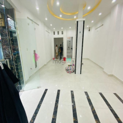 Cho thuê nhà nguyên căn góc 2MT Nguyễn Thượng Hiền, P5, Phú Nhuận