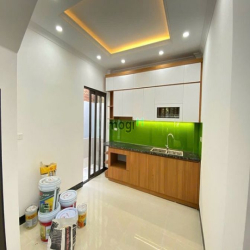 Bán nhà Sài Đồng Long Biên 42m2 4 tầng 3 bước ra hồ Điều Hòa giá 3,45T