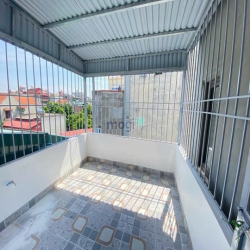 Bán nhà Sài Đồng Long Biên 42m2 4 tầng 3 bước ra hồ Điều Hòa giá 3,45T