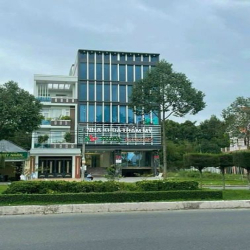 Nhà 5 lầu diện tích rộng mặt tiền đại lộ Võ Văn Kiệt, Cần Thơ - 54 tỷ