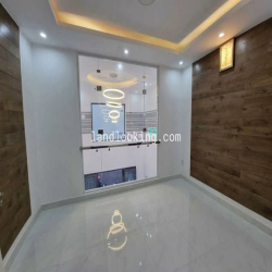 Nhà thật 100% đường Nguyễn Đình Chính, p11, Phú Nhuận, DT 37,6m2, SHR.