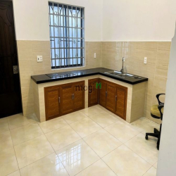 Cho thuê nhà 120m2 2pn hẻm 5m đường 36 Linh Đông